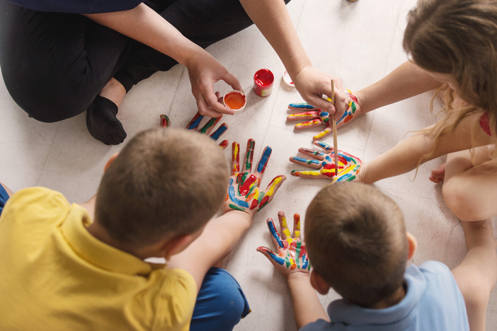 painting children's hands