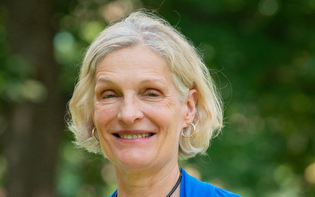 Headshot of Suzanne Schwenger